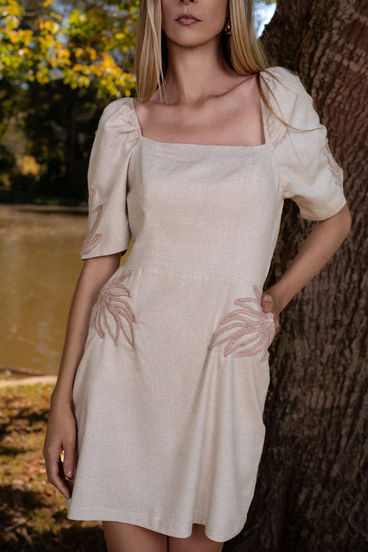 VESTIDO CURTO DE LINHO COM BORDADO ARRAIAL - Off White