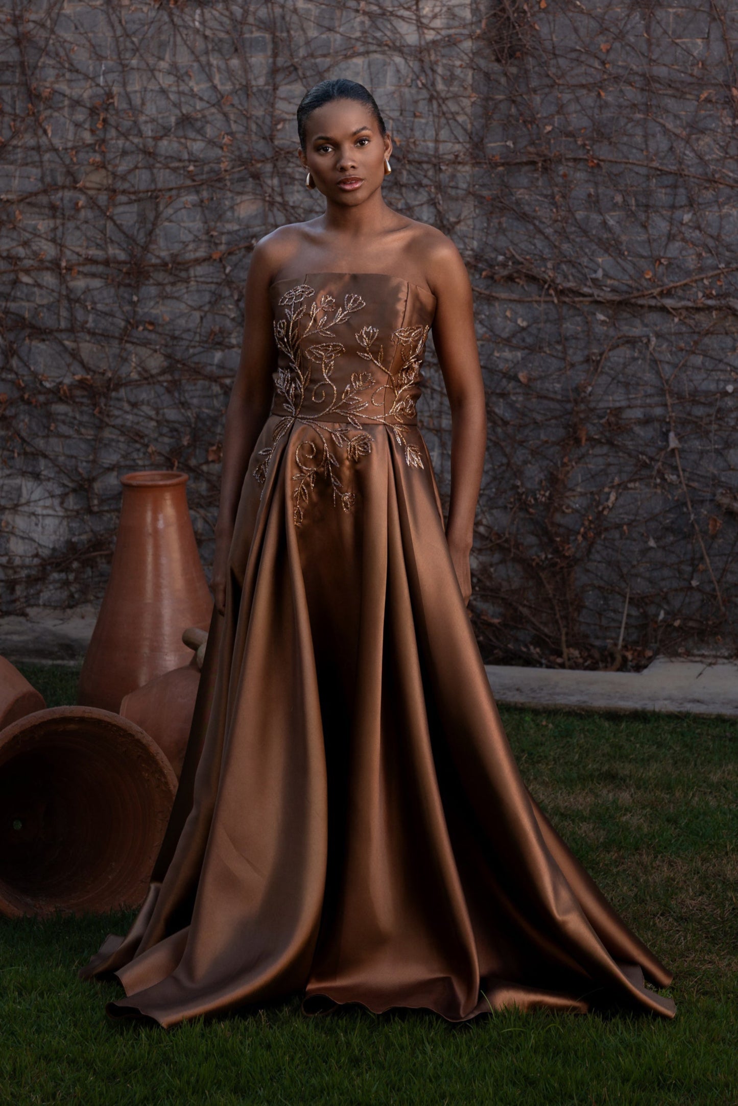 VESTIDO BERGERAC - Mocha Mousse