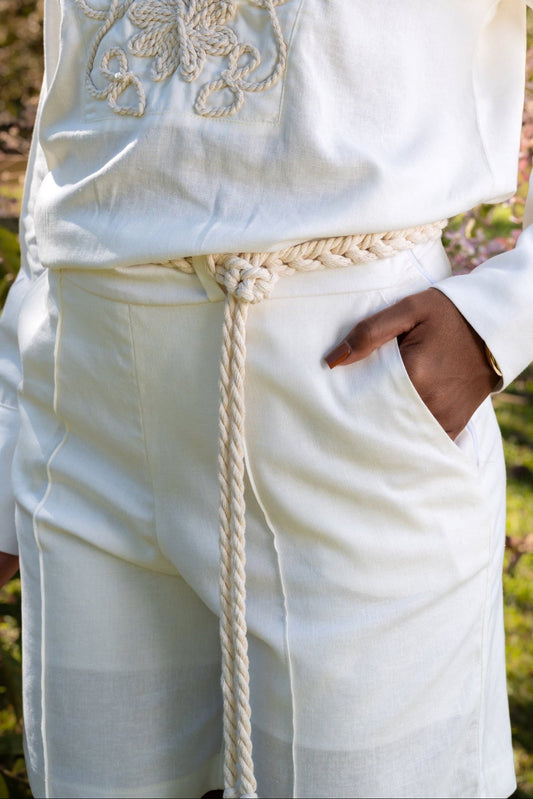 SHORT DE LINHO COM CINTO PARATY - Branco
