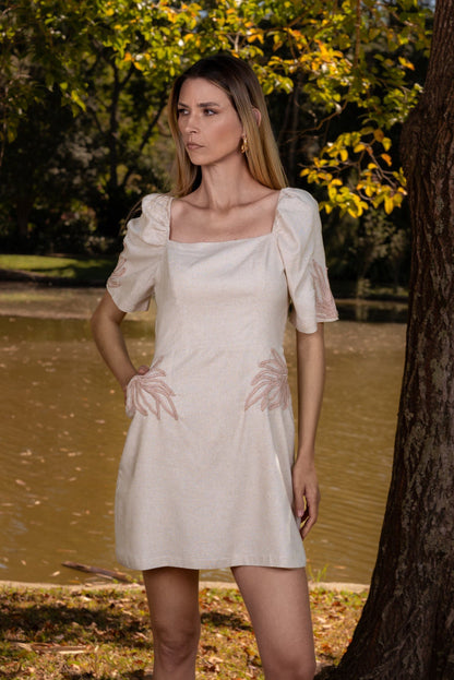 VESTIDO CURTO DE LINHO COM BORDADO ARRAIAL - Off White